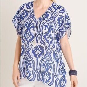 CHICO’S WASHED IKAT PONCHO 
WHITE/BLUE